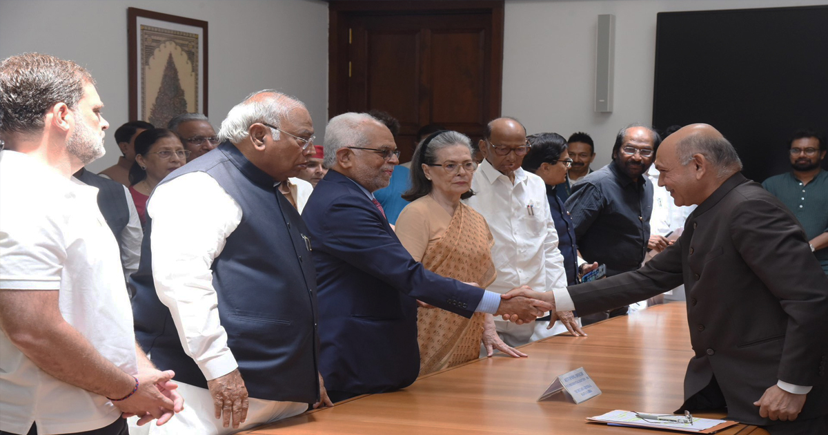 पूर्व न्यायमूर्ति सुदर्शन रेड्डी ने उपराष्ट्रपति चुनाव के लिए नामांकन दाखिल किया