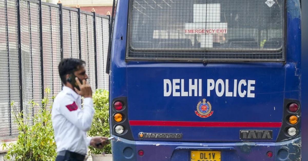 दिल्ली के छह स्कूलों में फिर बम की अफवाह