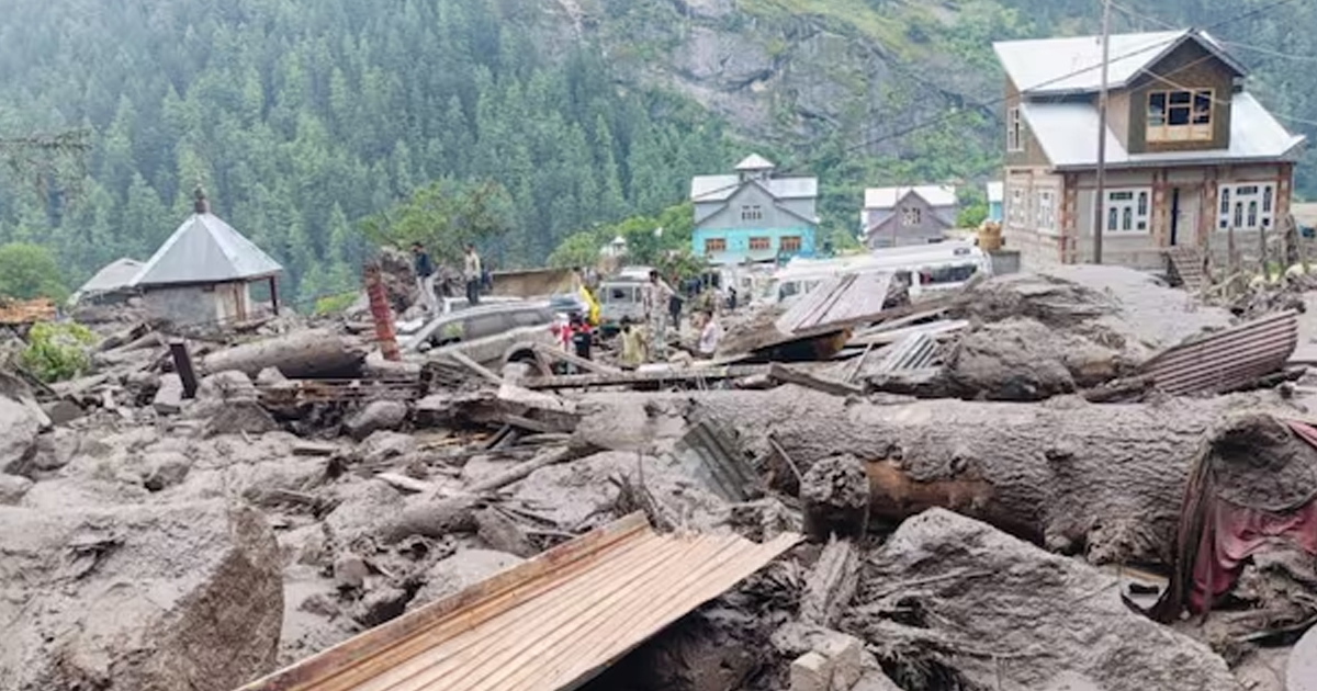 जम्मू-कश्मीर में बादल फटने से भारी तबाही, 22 लोगों की मौत