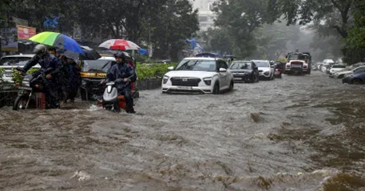 मूसलाधार बारिश से मुंबई में हाहाकार