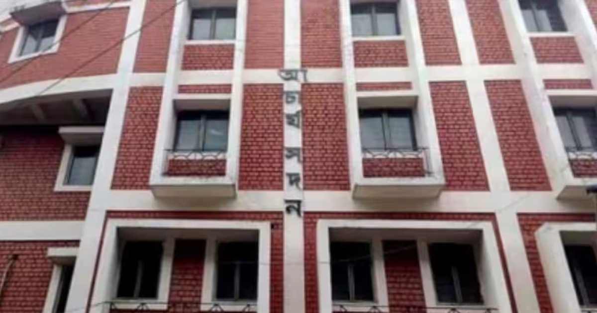 सर्वोच्च न्यायालय के आदेशों का पालन करते हुए बाद एसएससी ने अयोग्य उम्मीदवारों की सूची प्रकाशित की