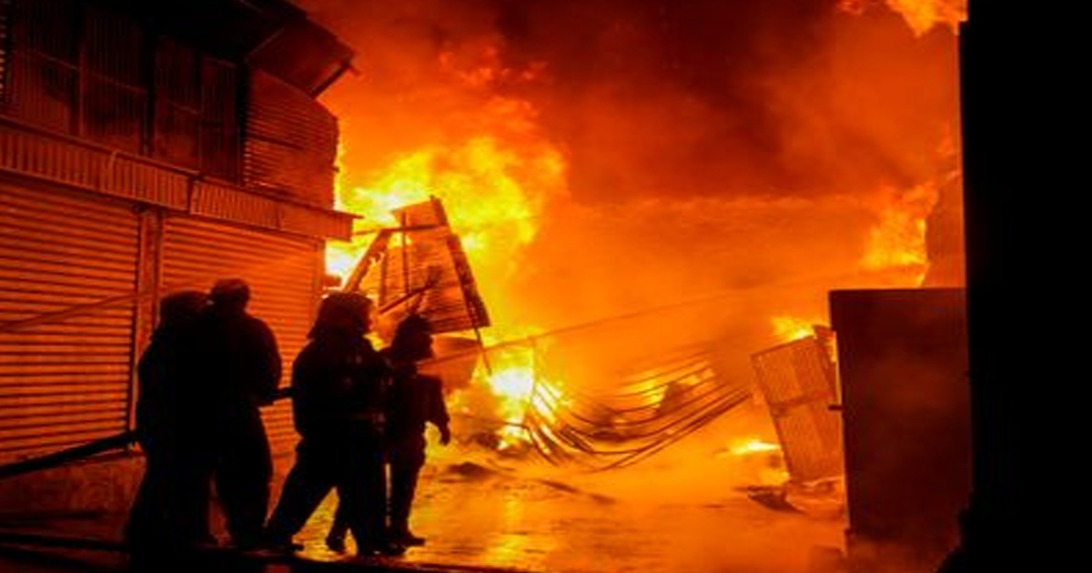 गंगासागर मेले में भीषण आग लगने से कई अस्थायी टेंट जलकर राख