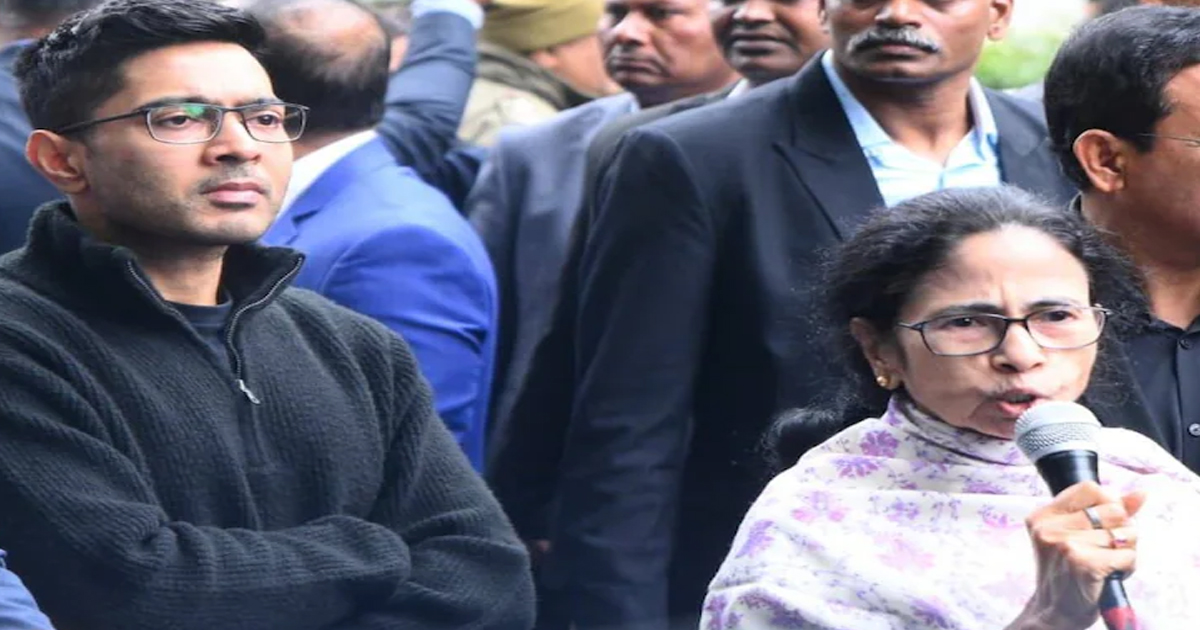 ‘जब भी मैं दिल्ली आता हूं तो घबरा जाता हूं, वे बंगभवन की तलाशी ले रहे हैं’! CM ने शाह की पुलिस पर SIR पीड़ितों को परेशान करने का आरोप लगाया