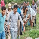 हिमाचल में दर्दनाक सड़क हादसा, शादी से लौट रही कार खाई में गिरी, 4 की मौत, 1 घायल