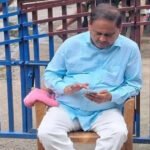 रेजीनगर उप-चुनाव से पहले गरमाई राजनीति, पुलिस पर फर्जी मामलों और धमकाने का आरोप लगाकर थाने के बाहर धरने पर बैठे विधायक हुमायूं कबीर