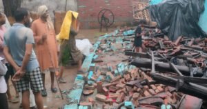 यूपी में 60 घंटों तक आसमान से बरसा काल, 56 लोगों की गई जान