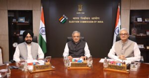 आईटी फाइलों की निगरानी को लेकर चुनाव आयोग का बचाव कमज़ोर पड़ा, गर्ग ने संभालीं फाइलें