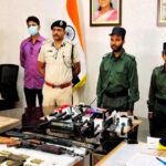 कोलकाता में झारखंड के मोस्ट-वांटेड माओवादी दंपती का आत्मसमर्पण: एके-47 और इंसास राइफल सौंपी