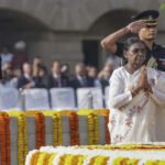 गांधी जयंती पर राष्ट्रपति मुर्मु एवं उपराष्ट्रपति राधाकृष्णन ने पुष्पांजलि अर्पित की, पूर्व प्रधानमंत्री लाल बहादुर को किया नमन