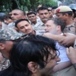 CEC के इस्तीफे पर विपक्ष का प्रदर्शन, राहुल-प्रियंका हिरासत में, दिल्ली पुलिस ने 2 घंटे बाद छोड़ा