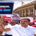 दिल्ली में राहुल-प्रियंका समेत कई नेताओं के खिलाफ FIR दर्ज, आकाशवाणी कार्यालय में जबरन घुसने का आरोप